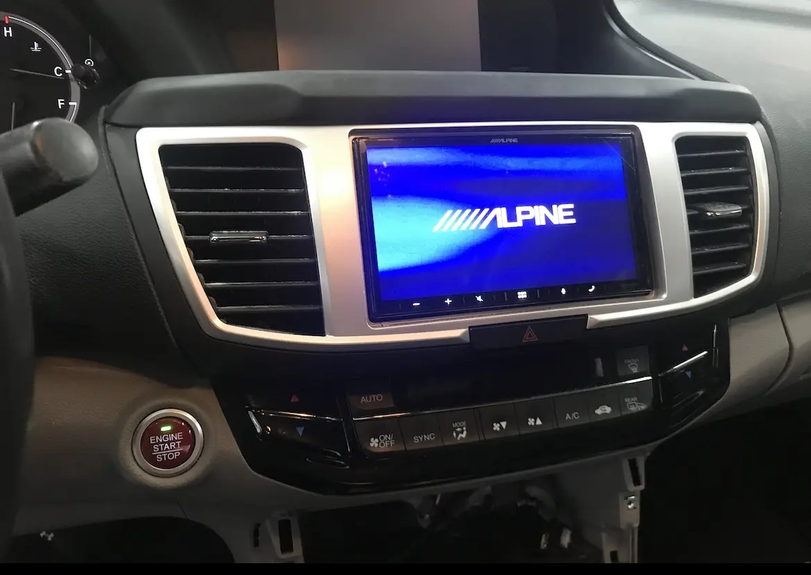 A car stereo with the alpine system on it.